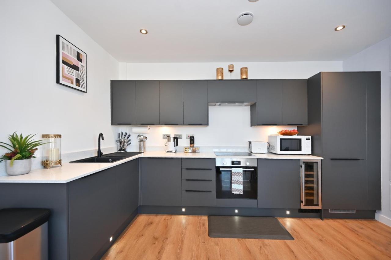 Spacious Designer 2Br Executive Apt, Near Beach & Marina, Central Location แรมส์เกท ภายนอก รูปภาพ